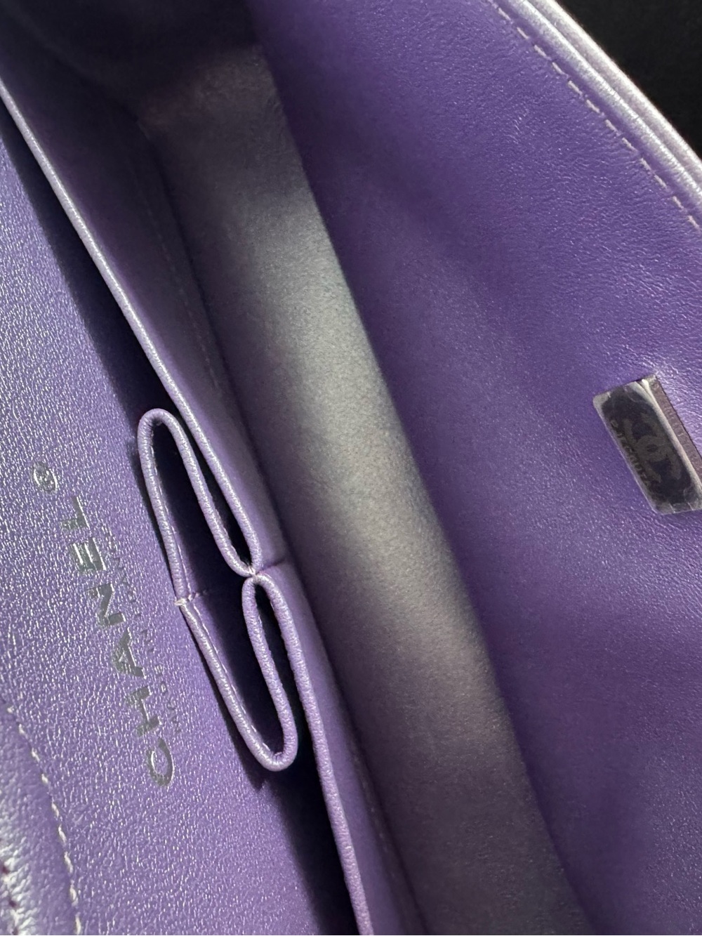 CHANEL Lavender Quilted Lambskin Classic Flap medium 23P - Picture 6 of 16